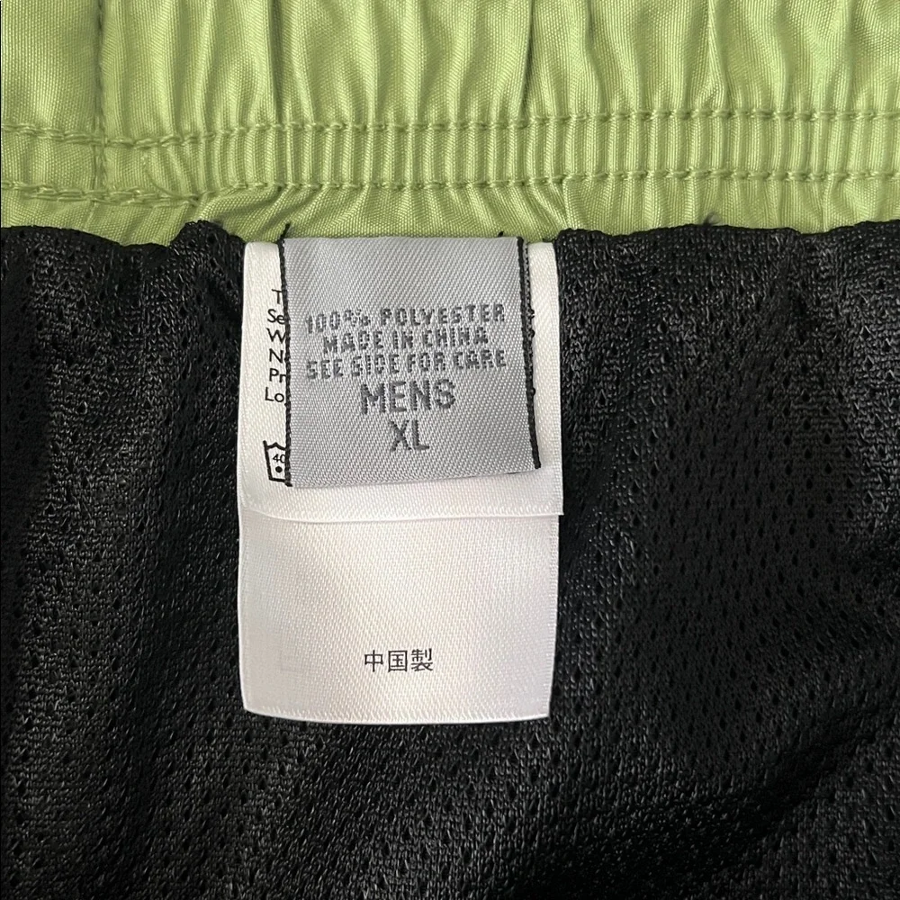 Eddie Bauer Green Pattern Swim/Hybrid Short Size XL NWT